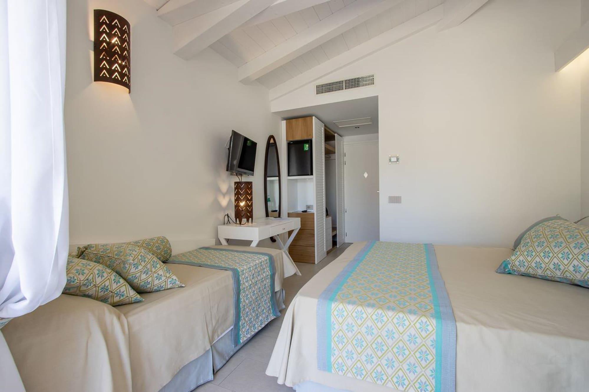 Limone Beach Resort Castiadas Exteriör bild