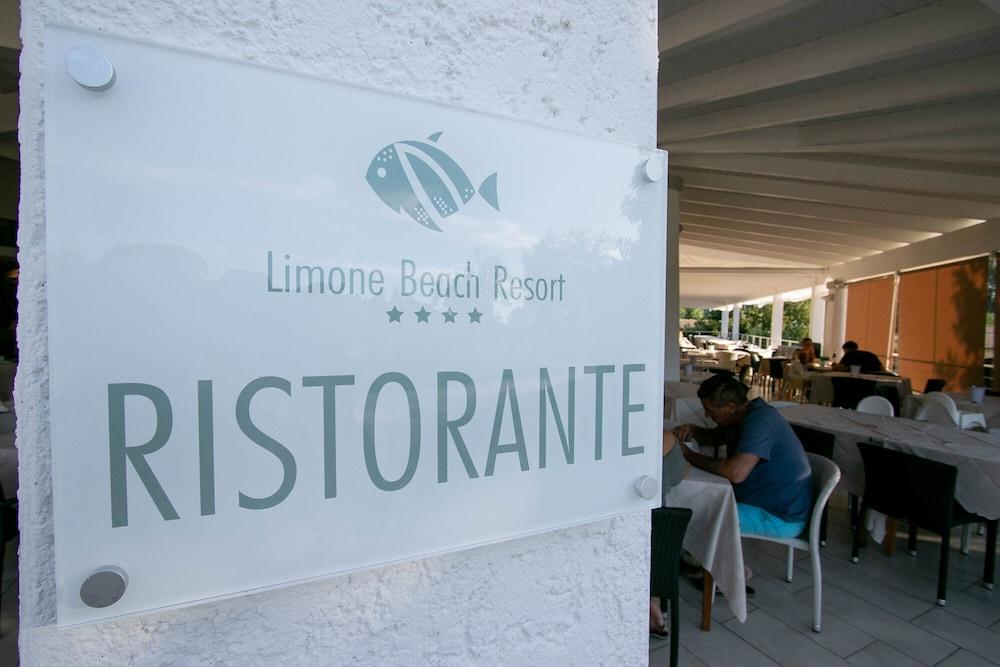 Limone Beach Resort Castiadas Exteriör bild