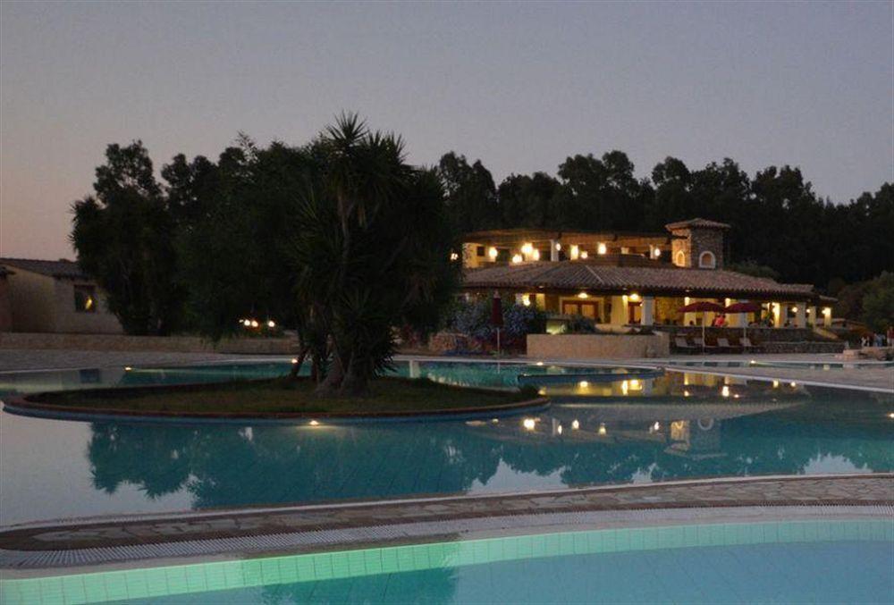 Limone Beach Resort Castiadas Exteriör bild
