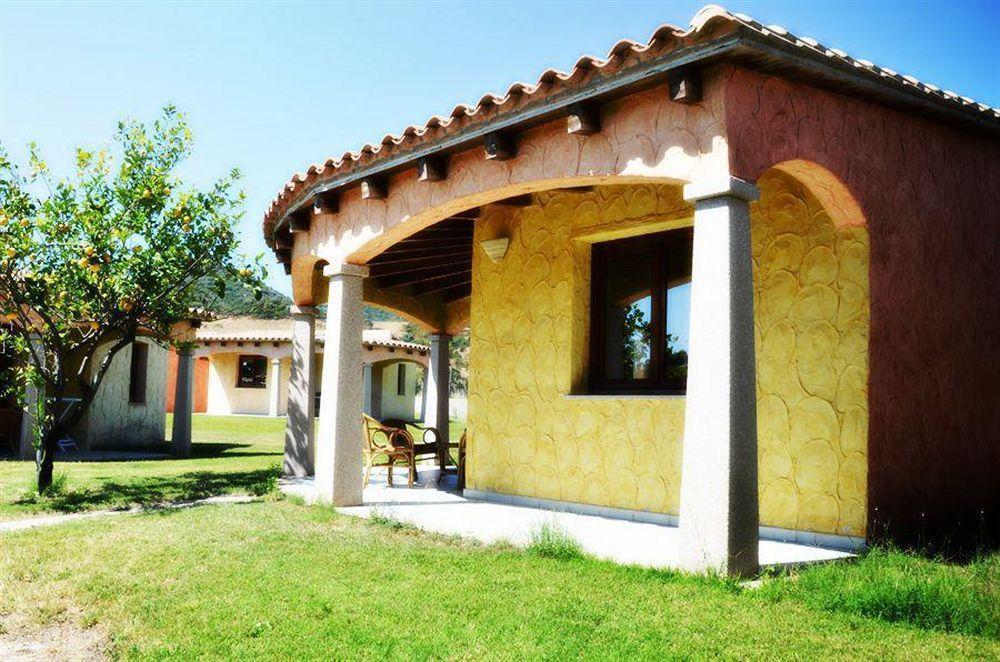 Limone Beach Resort Castiadas Exteriör bild