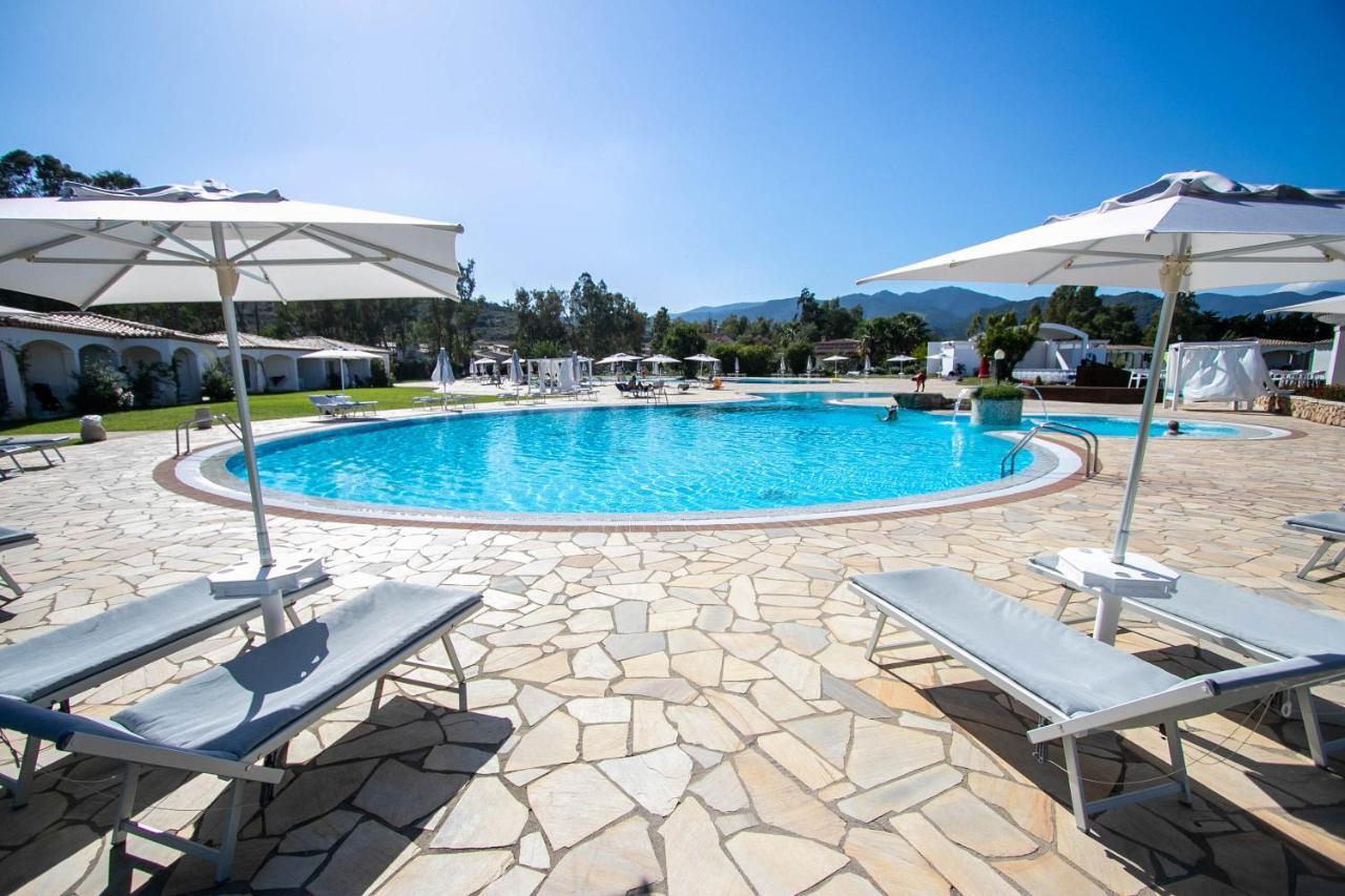 Limone Beach Resort Castiadas Exteriör bild