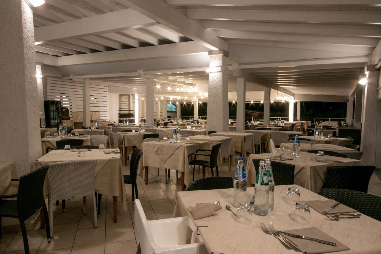 Limone Beach Resort Castiadas Exteriör bild